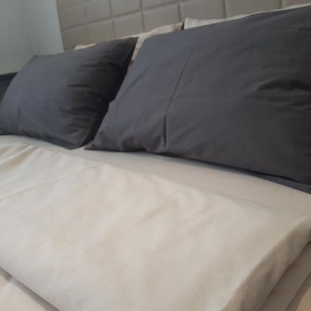 5 Star Central Studio Skopje Eksteriør billede