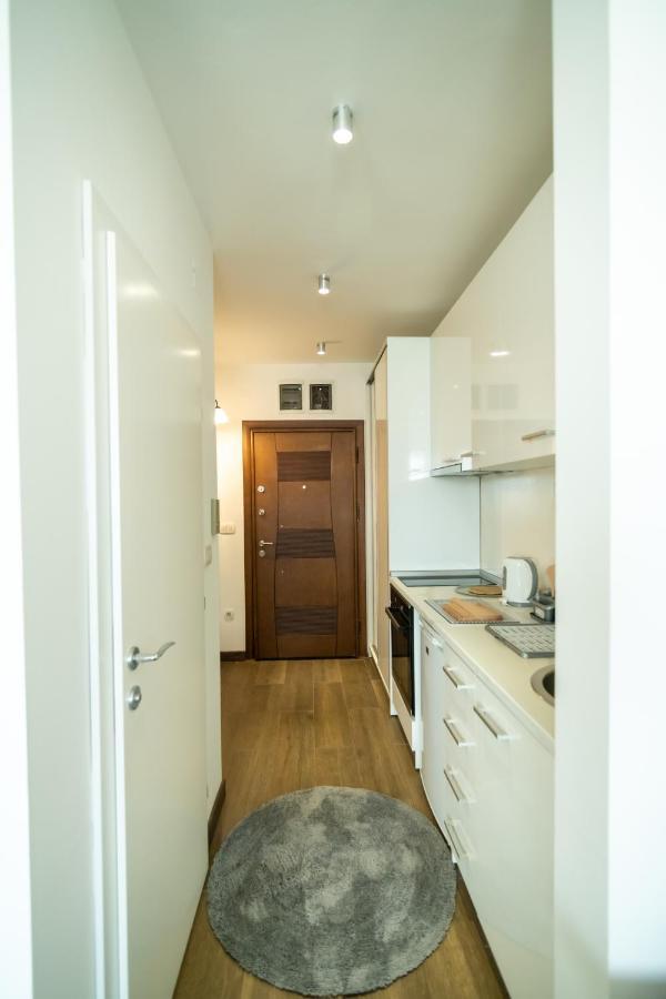 5 Star Central Studio Skopje Eksteriør billede