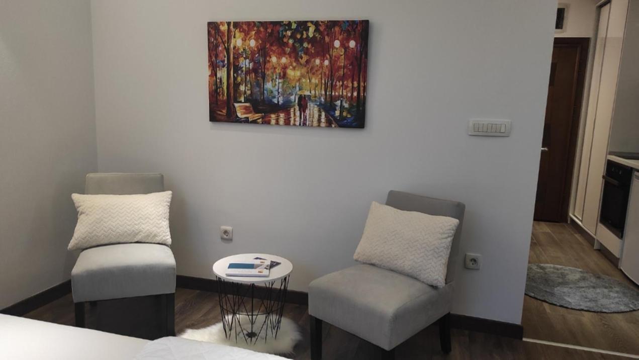 5 Star Central Studio Skopje Eksteriør billede